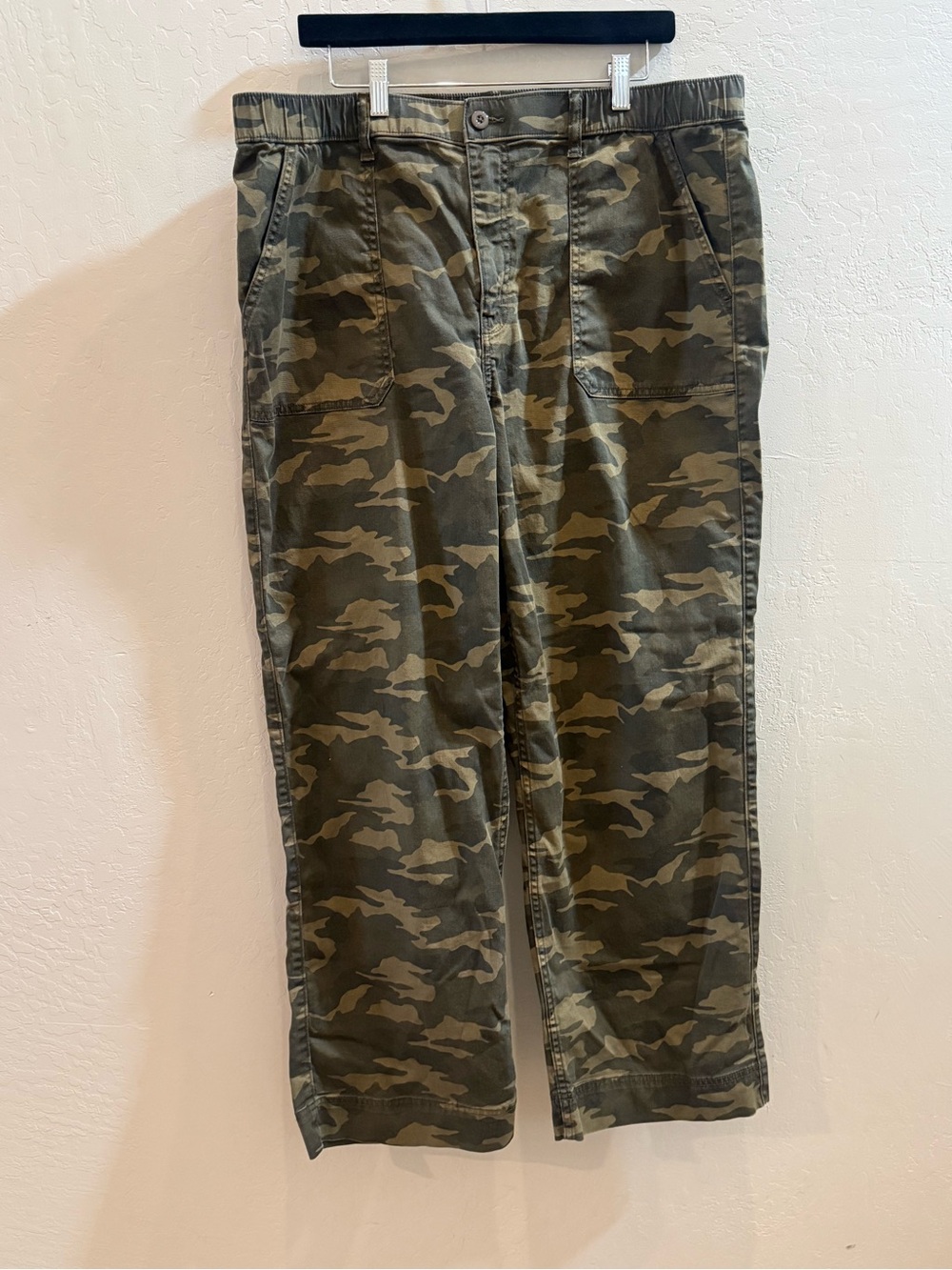 American Eagle Outfitters Olive Camo Straight Leg Pants